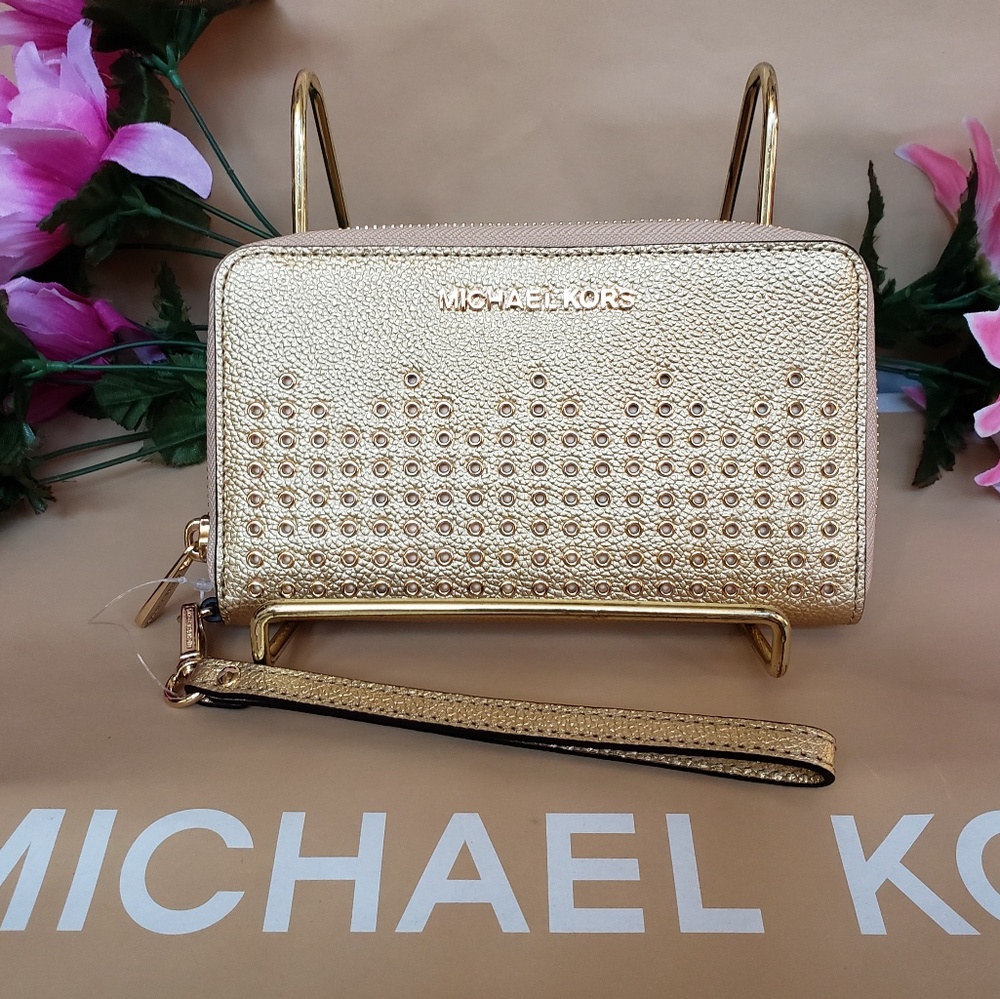 Michael kors MEDUIM / LARGE wristlet